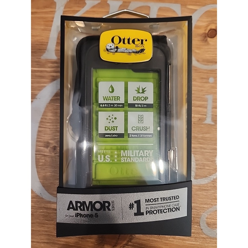 NEW Iphone 5 Otterbox‎ Armor Series Black W/ Green